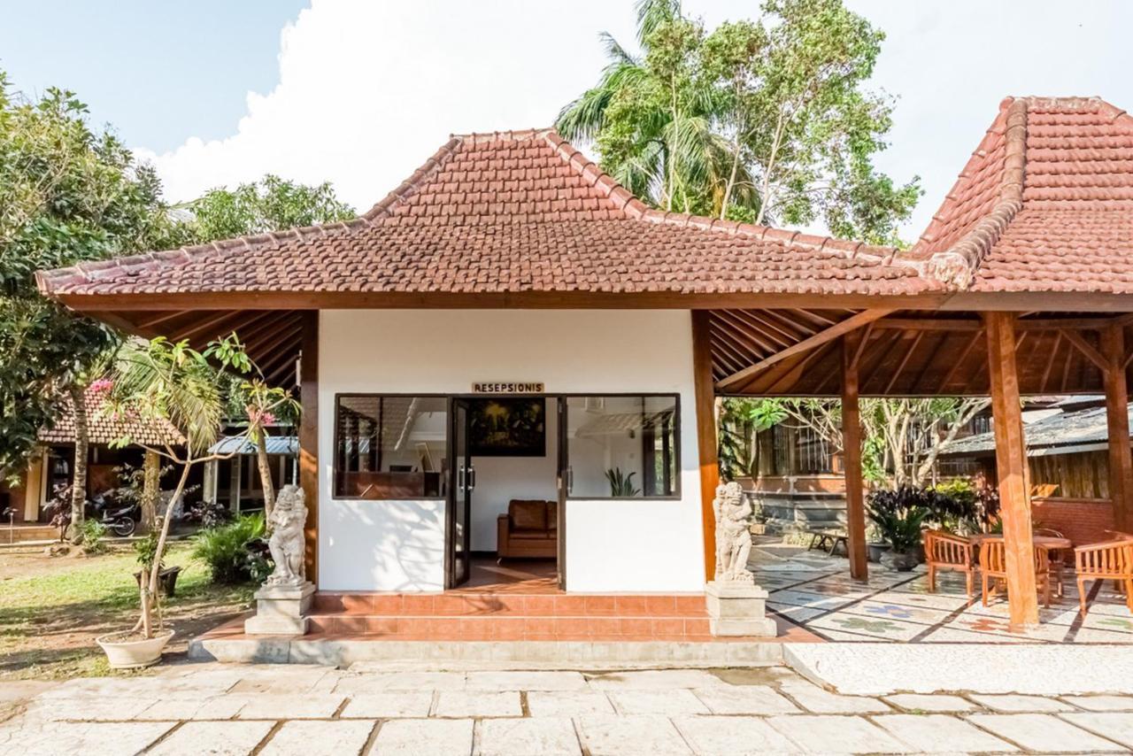 Hotel Reddoorz Syariah Near Gor Ken Arok Malang Esterno foto